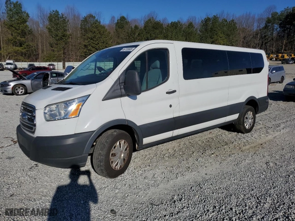 2015 Ford Transit Wagon XL with VIN 1FBZX2ZM6FKA26429, listed as a Copart auction lot 46733685 with 182,495 mi miles and Clean Title. Bid and sale history available at carsss.com. Image 1.