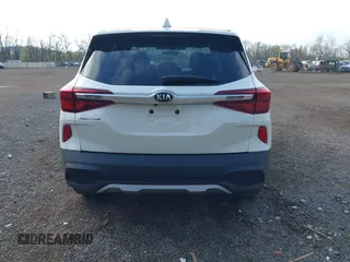 2021 Kia Seltos LX z VIN KNDEPCAA7M7213292, wystawiony jako IAAI lot #42092576 z przebiegiem 35 664 mil mil oraz . Historia ofert i sprzedaży dostępna na DreamBid. Obrazek 17.