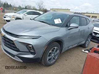 2023 Chevrolet Blazer LT с VIN 3GNKBHR40PS235497, выставлен на аукционе IAAI как лот 42124586 с пробегом 20 533 миль миль и . История ставок и продаж доступна на DreamBid. Изображение 18.