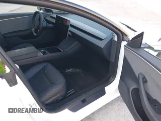 2025 Tesla Model 3 Long Range с VIN 5YJ3E1EA2SF988439, выставлен на аукционе IAAI как лот 42258606 с пробегом 3 566 миль миль и . История ставок и продаж доступна на DreamBid. Изображение 5.
