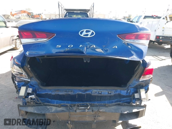 2018 Hyundai Sonata SEL with VIN 5NPE34AF1JH610095, listed as a IAAI auction lot 41692478 with 141,912 mi miles and . Bid and sale history available at carsss.com. Image 15.