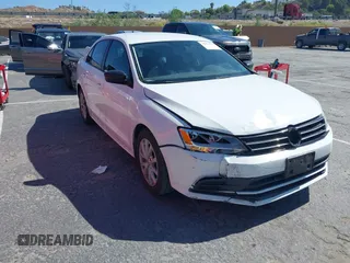 2015 Volkswagen Jetta SE with VIN 3VWD17AJ3FM352152, listed as a IAAI auction lot 42374530 with 96,432 mi miles and . Bid and sale history available at DreamBid. Image 1.