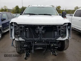 2023 Ford F-250 XL z VIN 1FT8X2BA3PEC95740, wystawiony jako Copart lot #68898844 z przebiegiem 10 044 mil mil oraz Szkoda całkowita • Salvage title. Historia ofert i sprzedaży dostępna na DreamBid. Obrazek 5.