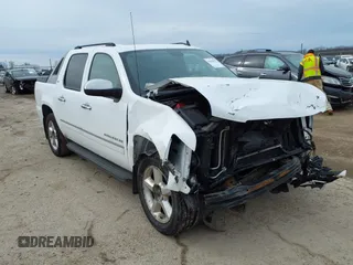 2010 Chevrolet Avalanche LTZ with VIN 3GNVKGE09AG223532, listed as a IAAI auction lot 41648175 with 173,969 mi miles. Bid and sale history available at carsss.com. Image 1.