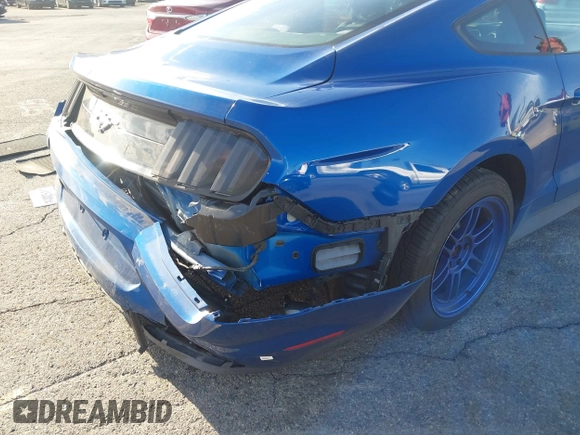 2018 Ford Mustang EcoBoost z VIN 1FA6P8TH0J5172447, wystawiony jako IAAI lot #41657679 z przebiegiem 21 422 mil mil oraz . Historia ofert i sprzedaży dostępna na DreamBid. Obrazek 6.
