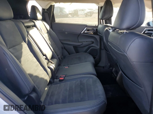 2022 Mitsubishi Outlander SE z VIN JA4J3UA80NZ026246, wystawiony jako Copart lot #52438755 z przebiegiem Nie podano mil oraz Szkoda całkowita • Salvage title. Historia ofert i sprzedaży dostępna na DreamBid. Obrazek 11.