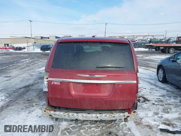 2014 Chrysler Town & Country S with VIN 2C4RC1HG6ER234680, listed as a IAAI auction lot 41541817 with 117,650 mi miles. Bid and sale history available at carsss.com. Image 16.