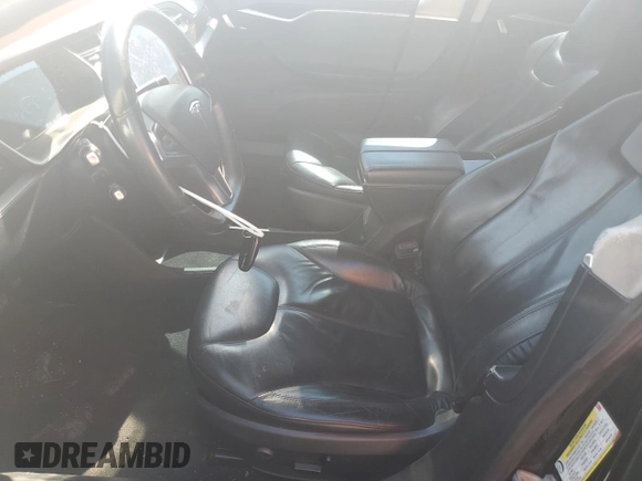 2014 Tesla Model S 60 z VIN 5YJSA1H13EFP52938, wystawiony jako Copart lot #56050055 z przebiegiem 125 376 mil mil oraz Czysty tytuł • Clean title. Historia ofert i sprzedaży dostępna na DreamBid. Obrazek 7.