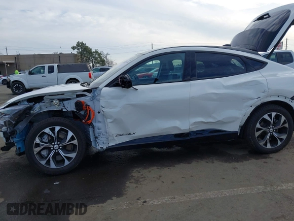 2023 Ford Mustang Mach-E Premium с VIN 3FMTK3R79PMA40654, выставлен на аукционе IAAI как лот 41421838 с пробегом 12 086 миль миль и . История ставок и продаж доступна на DreamBid. Изображение 6.