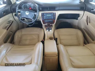 2004 Volkswagen Passat GLX z VIN WVWRH63B94P150234, wystawiony jako Copart lot #54092825 z przebiegiem 89 149 mil mil oraz Czysty tytuł • Clean title. Historia ofert i sprzedaży dostępna na DreamBid. Obrazek 8.
