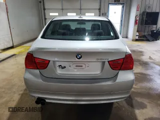 2011 BMW 3 Series 328i xDrive z VIN WBAPK5C50BA658828, wystawiony jako Copart lot #56841665 z przebiegiem 138 640 mil mil oraz Szkoda całkowita • Salvage title. Historia ofert i sprzedaży dostępna na DreamBid. Obrazek 6.