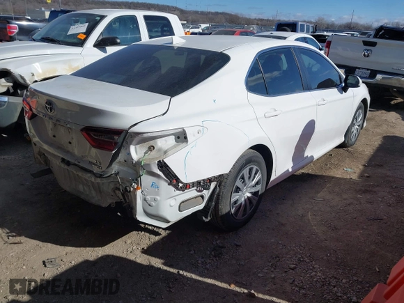 2022 Toyota Camry Hybrid LE with VIN 4T1C31AK7NU588937, listed as a IAAI auction lot 41401438 with 50,361 mi miles and . Bid and sale history available at carsss.com. Image 4.