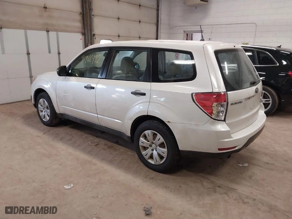 2009 Subaru Forester (Natl) X with VIN JF2SH61689H797086, listed as a IAAI auction lot 41966992 with 212,460 mi miles. Bid and sale history available at carsss.com. Image 3.