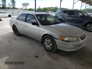 2001 Toyota Camry CE z VIN 4T1BG22K11U784435, wystawiony jako Copart lot #57150025 z przebiegiem 32 777 mil mil oraz Czysty tytuł • Clean title. Historia ofert i sprzedaży dostępna na DreamBid. Obrazek 4.