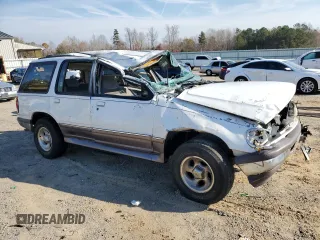 1997 Ford Explorer XL with VIN 1FMDU34E8VZB26666, listed as a Copart auction lot 81268474 with 172,501 mi miles and Clean title. Bid and sale history available at DreamBid. Image 4.