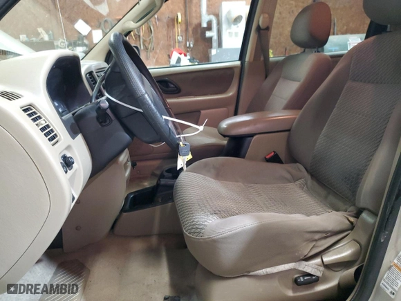 2004 Ford Escape XLT with VIN 1FMCU931X4KB23871, listed as a Copart auction lot 48304065 with 148,618 mi miles and Salvage Title. Bid and sale history available at carsss.com. Image 7.