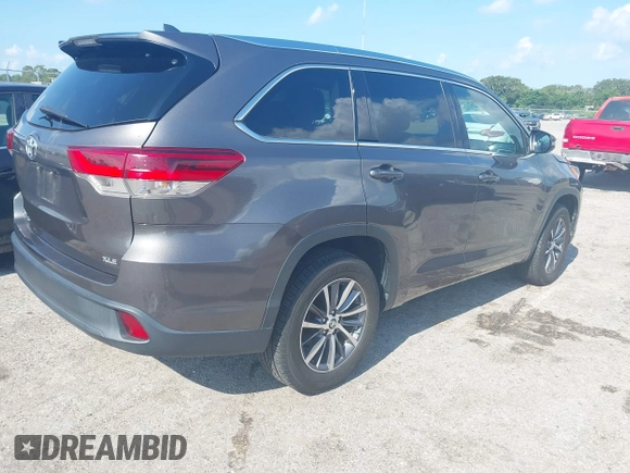 2017 Toyota Highlander XLE with VIN 5TDKZRFH6HS205427, listed as a IAAI auction lot 42581825 with Not provided miles and . Bid and sale history available at DreamBid. Image 4.