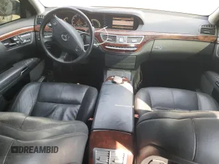 2008 Mercedes-Benz S 550 with VIN WDDNG71X88A197257, listed as a Copart auction lot 49098495 with 182,514 mi miles and Salvage Title. Bid and sale history available at DreamBid. Image 8.
