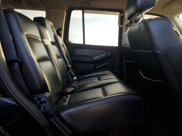 2006 Mercury Mountaineer Luxury with VIN 4M2EU47E96UJ22760, listed as a Copart auction lot 85699234 with 147,109 mi miles and Clean Title. Bid and sale history available at carsss.com. Image 11.