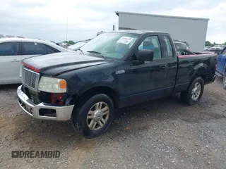 2004 Ford F-150 XL z VIN 1FTRF12W74KD85418, wystawiony jako IAAI lot #42252174 z przebiegiem 291 196 mil mil oraz . Historia ofert i sprzedaży dostępna na DreamBid. Obrazek 2.