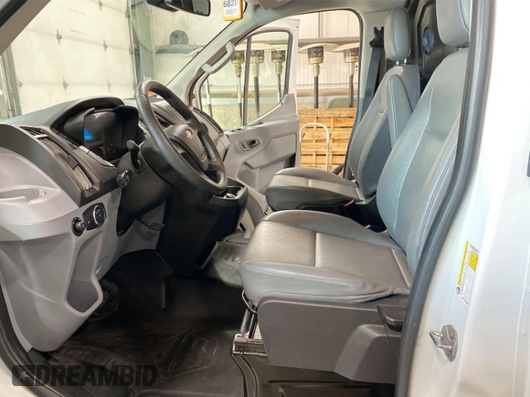 2019 Ford Transit с VIN 1FTYR1YM8KKA30666, выставлен на аукционе IAAI как лот 42621112 с пробегом 78 828 миль миль и . История ставок и продаж доступна на DreamBid. Изображение 28.