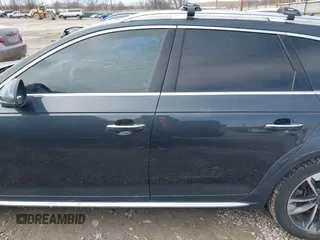 2018 Audi allroad Prestige with VIN WA19NAF41JA048945, listed as a IAAI auction lot 41686949 with 104,340 mi miles. Bid and sale history available at carsss.com. Image 15.