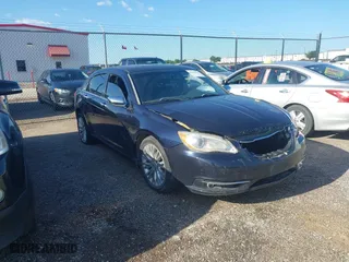 2011 Chrysler 200 Limited with VIN 1C3BC2FG3BN571833, listed as a IAAI auction lot 42100262 with 150,204 mi miles. Bid and sale history available at carsss.com. Image 1.