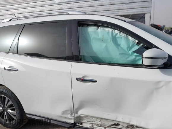 2017 Nissan Pathfinder S with VIN 5N1DR2MN1HC672874, listed as a IAAI auction lot 41828458 with 138,490 mi miles. Bid and sale history available at carsss.com. Image 13.