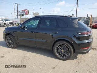 2024 Porsche Cayenne z VIN WP1AA2AY2RDA03634, wystawiony jako Copart lot #60294835 z przebiegiem 5 913 mil mil oraz Szkoda całkowita • Salvage title. Historia ofert i sprzedaży dostępna na DreamBid. Obrazek 2.