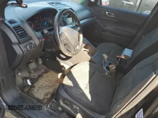 2017 Ford Police Interceptor Utility z VIN 1FM5K8ATXHGC35415, wystawiony jako Copart lot #73063734 z przebiegiem 122 404 mil mil oraz Szkoda całkowita • Salvage title. Historia ofert i sprzedaży dostępna na DreamBid. Obrazek 8.