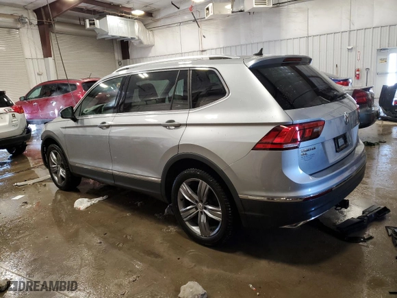 2020 Volkswagen Tiguan SE with VIN 3VV2B7AX8LM021821, listed as a Copart auction lot 44343325 with 69,362 mi miles and Salvage Title. Bid and sale history available at carsss.com. Image 2.