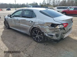 2020 Toyota Camry SE with VIN 4T1M11AK2LU869485, listed as a IAAI auction lot 41593137 with 90,501 mi miles. Bid and sale history available at carsss.com. Image 3.