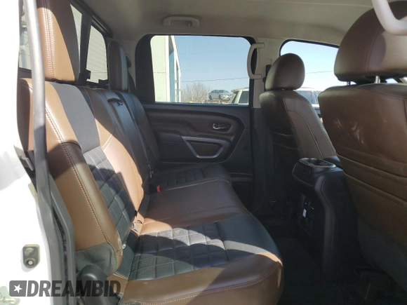 2017 Nissan Titan SL z VIN 1N6AA1E53HN508809, wystawiony jako Copart lot #47577705 z przebiegiem 50 888 mil mil oraz Szkoda całkowita • Salvage title. Historia ofert i sprzedaży dostępna na DreamBid. Obrazek 10.