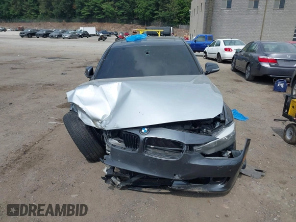 2015 BMW 3 Series 328i xDrive с VIN WBA3B5G53FNS20635, выставлен на аукционе IAAI как лот 42744509 с пробегом Не указан миль и . История ставок и продаж доступна на DreamBid. Изображение 12.