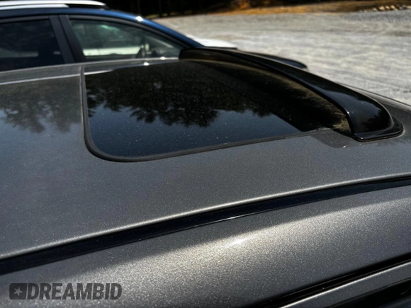 2010 Ford Fusion SE z VIN 3FAHP0HA5AR364515, wystawiony jako Copart lot #61060035 z przebiegiem Nie podano mil oraz Czysty tytuł • Clean title. Historia ofert i sprzedaży dostępna na DreamBid. Obrazek 8.