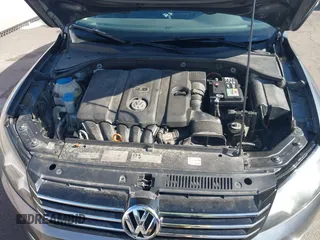 2013 Volkswagen Passat SE z VIN 1VWBP7A34DC075453, wystawiony jako IAAI lot #42315237 z przebiegiem 174 479 mil mil oraz . Historia ofert i sprzedaży dostępna na DreamBid. Obrazek 10.
