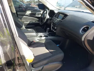 2018 Nissan Pathfinder SV with VIN 5N1DR2MM1JC607813, listed as a IAAI auction lot 40608478 with 137,261 mi miles and . Bid and sale history available at DreamBid. Image 5.