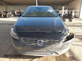 2014 Volvo S60 T5 with VIN YV1612FS2E2282675, listed as a IAAI auction lot 40797039 with 121,598 mi miles. Bid and sale history available at carsss.com. Image 11.