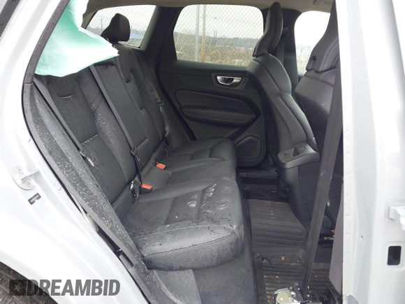 2024 Volvo XC60 Plus Dark Theme z VIN YV4L12RL3R1757157, wystawiony jako IAAI lot #41732352 z przebiegiem 11 056 mil mil oraz . Historia ofert i sprzedaży dostępna na DreamBid. Obrazek 8.