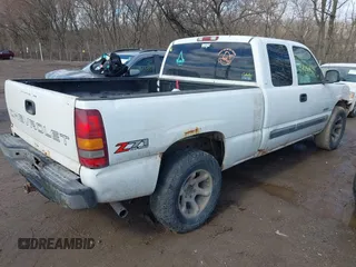 2002 Chevrolet Silverado 1500 LT with VIN 2GCEK19T521384478, listed as a IAAI auction lot 41728440 with 223,338 mi miles. Bid and sale history available at carsss.com. Image 4.
