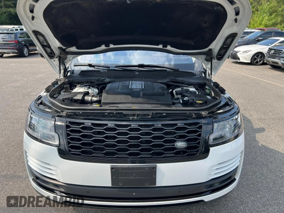 2018 Land Rover Range Rover z VIN SALGS5RE9JA394381, wystawiony jako Copart lot #60938815 z przebiegiem 104 207 mil mil oraz Czysty tytuł • Clean title. Historia ofert i sprzedaży dostępna na DreamBid. Obrazek 8.