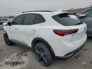 2022 Buick Envision Essence with VIN LRBFZPR4XND110227, listed as a Copart auction lot 44638245 with 30,492 mi miles and Salvage Title. Bid and sale history available at carsss.com. Image 2.