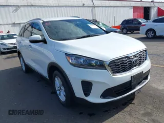 2020 Kia Sorento LX z VIN 5XYPGDA3XLG649958, wystawiony jako IAAI lot #42200975 z przebiegiem 39 738 mil mil oraz . Historia ofert i sprzedaży dostępna na DreamBid. Obrazek 1.
