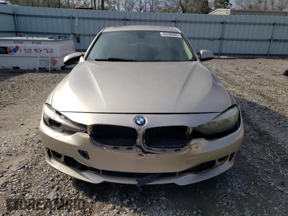 2013 BMW 3 Series 328i z VIN WBA3C1C55DF444427, wystawiony jako Copart lot #43200905 z przebiegiem 188 742 mil mil oraz Szkoda całkowita • Salvage title. Historia ofert i sprzedaży dostępna na DreamBid. Obrazek 5.