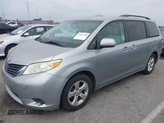 2011 Toyota Sienna LE AAS with VIN 5TDKK3DC0BS119045, listed as a IAAI auction lot 42184748 with 196,607 mi miles. Bid and sale history available at carsss.com. Image 17.