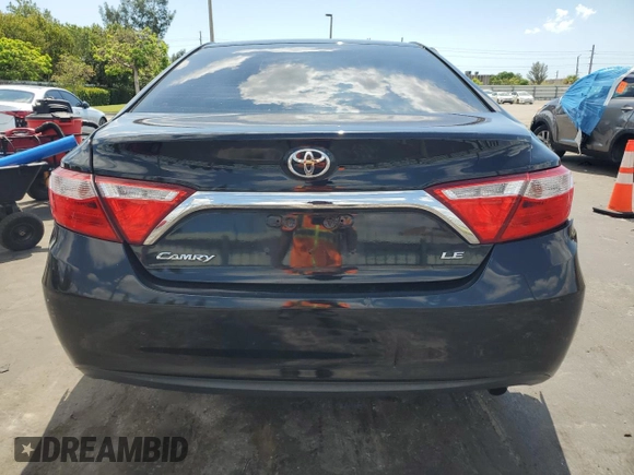 2017 Toyota Camry XLE z VIN 4T1BF1FK1HU781648, wystawiony jako Copart lot #57141715 z przebiegiem 70 437 mil mil oraz Szkoda całkowita • Salvage title. Historia ofert i sprzedaży dostępna na DreamBid. Obrazek 6.