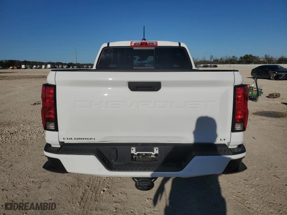 2024 Chevrolet Colorado 2WD LT with VIN 1GCPSCEK6R1232632, listed as a Copart auction lot 43398895 with 6,805 mi miles and Salvage Title. Bid and sale history available at carsss.com. Image 6.