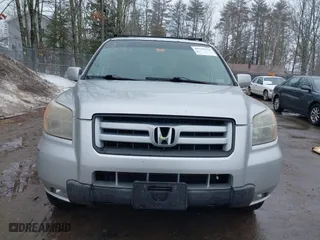 2008 Honda Pilot SE with VIN 5FNYF18388B050762, listed as a IAAI auction lot 41735234 with 184,245 mi miles. Bid and sale history available at carsss.com. Image 14.