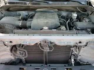 2018 Toyota Tundra SR5 with VIN 5TFFY5F16JX237455, listed as a Copart auction lot 84060504 with 105,034 mi miles and Salvage title. Bid and sale history available at DreamBid. Image 13.