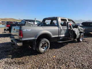 2002 Ford F-250 XL z VIN 1FTNW21F72EA24675, wystawiony jako Copart lot #50554575 z przebiegiem Nie podano mil oraz Nie do naprawy • Non repairable. Historia ofert i sprzedaży dostępna na DreamBid. Obrazek 3.